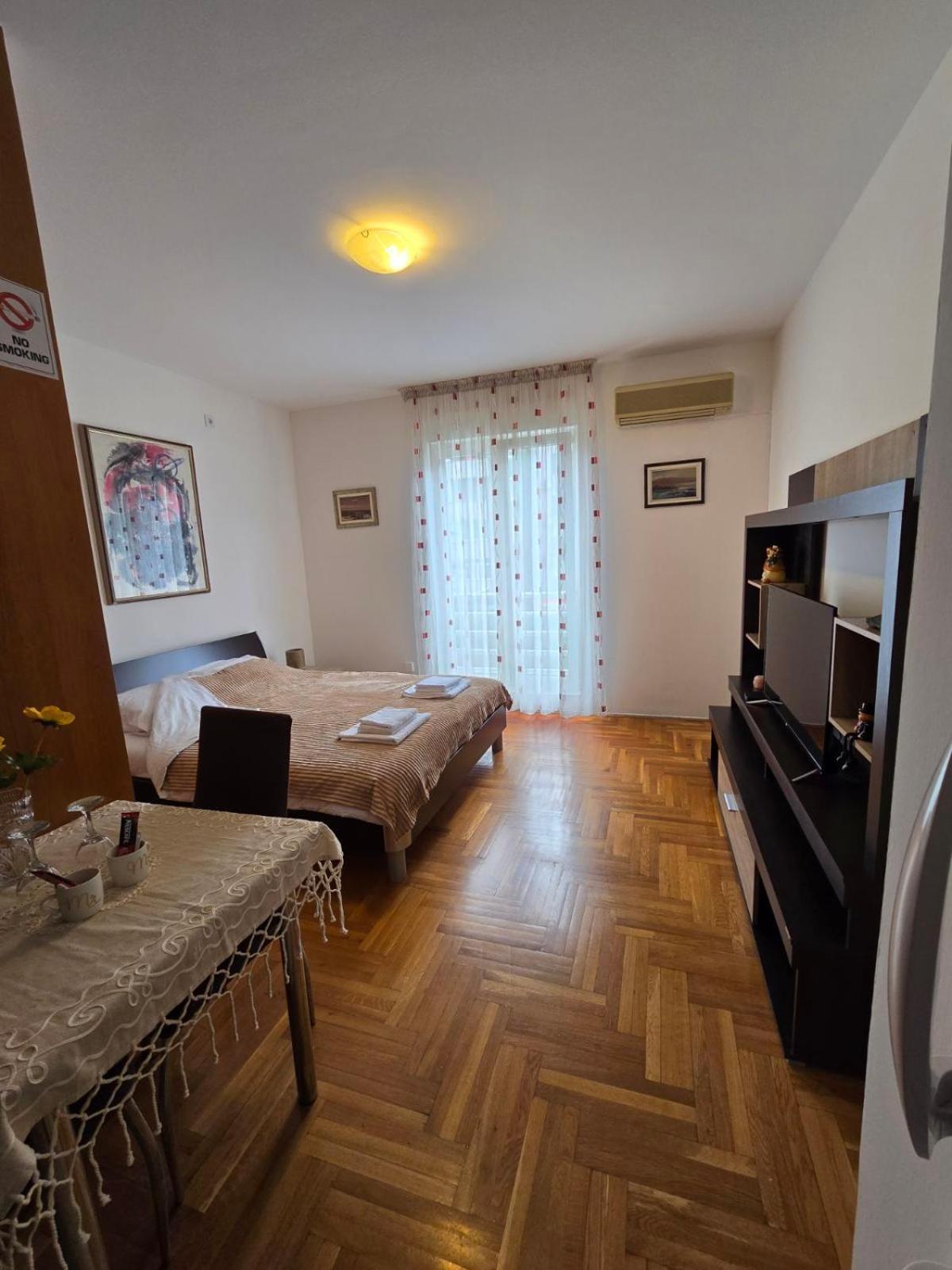 Laki Apartment بودغوريتْسا المظهر الخارجي الصورة