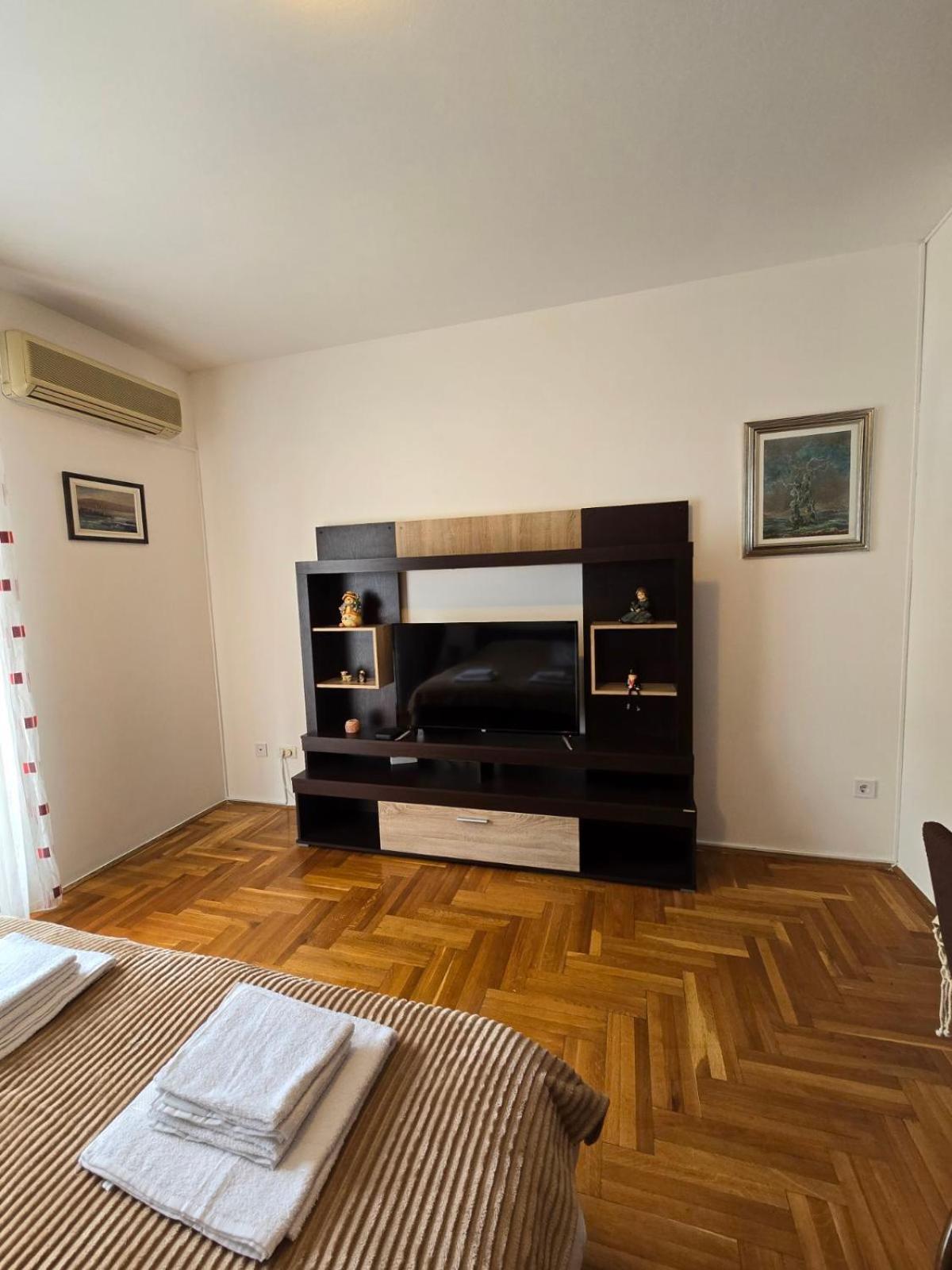 Laki Apartment بودغوريتْسا المظهر الخارجي الصورة